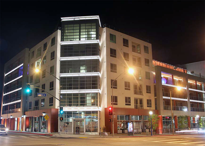 Image: Fountain and La Brea Apartments